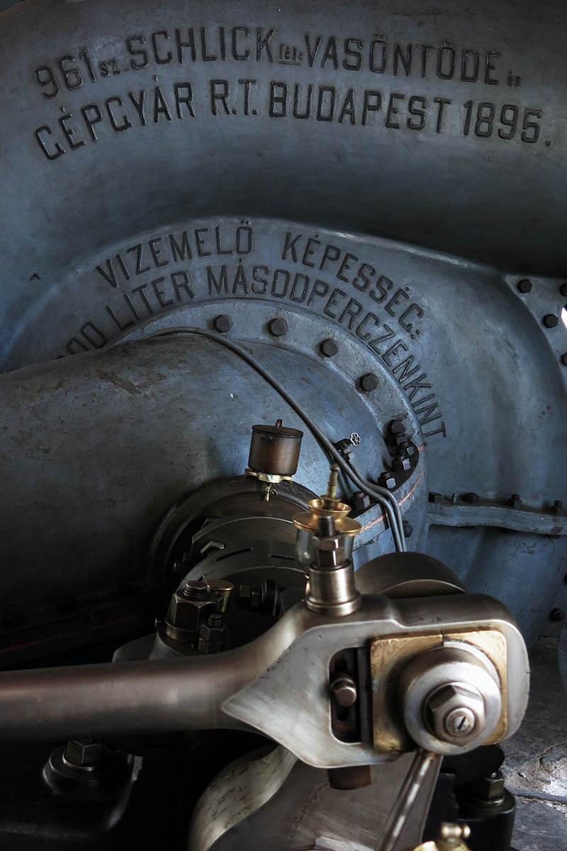 Illustration for article titled Photo Essay: Inside a 120 Year-Old Steam Powered Water Pumping Station
